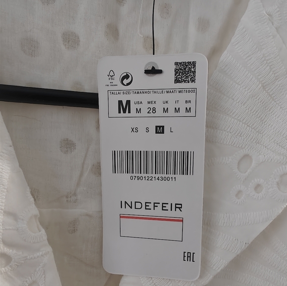 White dress - Picture 6 of 6